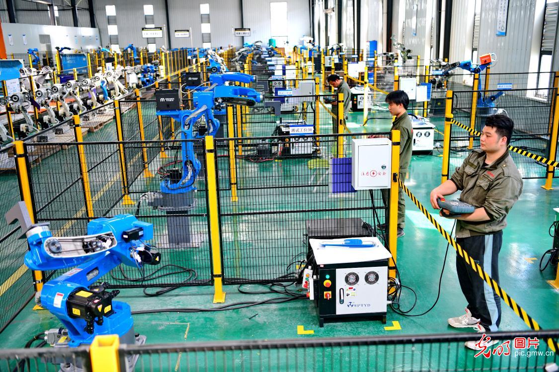 堅守崗位綻放青春風采